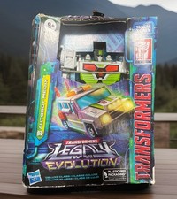 Transformers Legacy Evolution Deluxe Class Autobot Medix  Same Day Shipping.