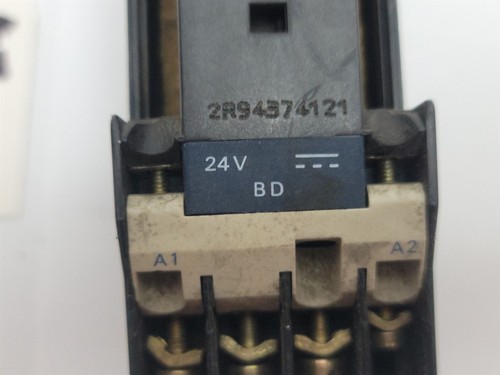 Telemecanique LP1D1810 Contactor , 32Amp, 24V Coil - Picture 13 of 21