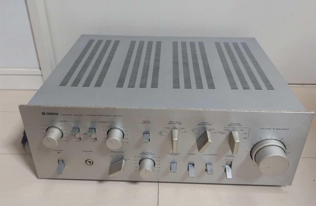 アンプ YAMAHA NATURALSOUNDSTEREOAMPLIFIER CA-RI JUNK YAMAHA CA-R11 Silver Stereo Integrated Amplifier Japan