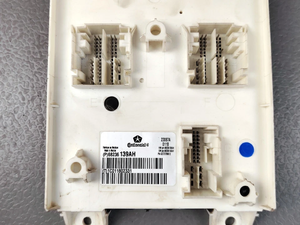 JEEP GRAND CHEROKEE DODGE DURANGO 4X4 IPDM FUSE BOX BCM 68236139AH - Image 3 of 4