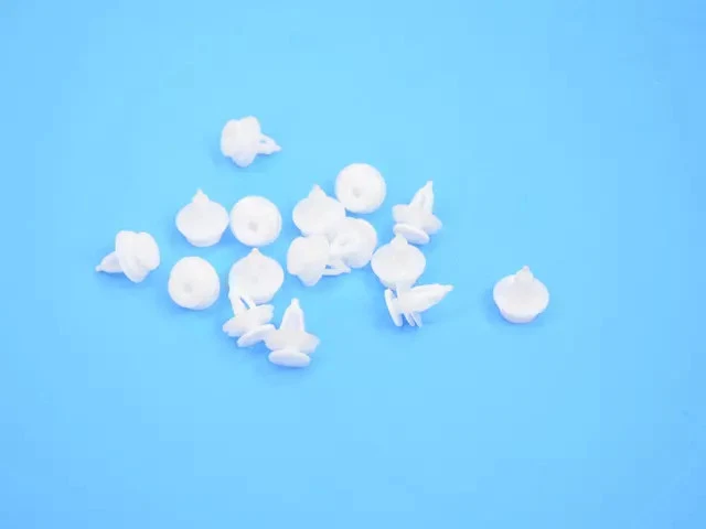 Sujetador de panel de moldura de puerta Mopar genuino 6504014 Foto 2 de 2