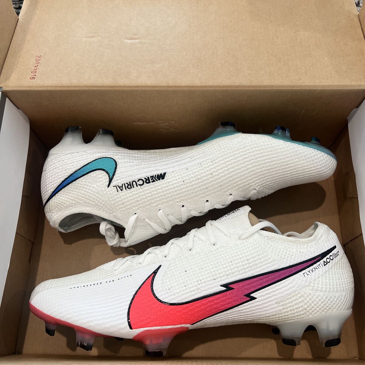 Size 11 Nike Mercurial Vapor 13 Elite FG ACC Soccer Cleats Size 11 Nike Mercurial Vapor 13 Elite FG ACC Soccer Cleats