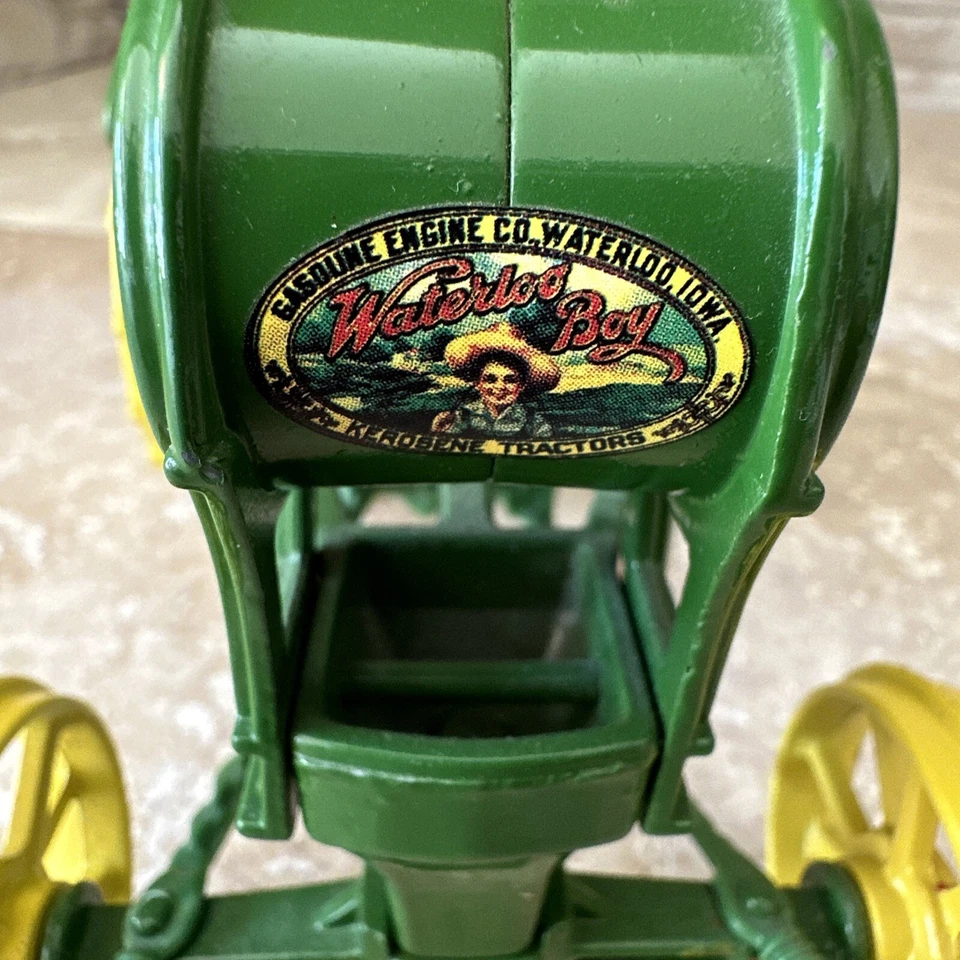 ERTL JOHN DEERE MODEL R WATERLOO BOY~#559~1:16 SCALE~MADE IN USA 1988~DIE CAST - Image 2 of 4