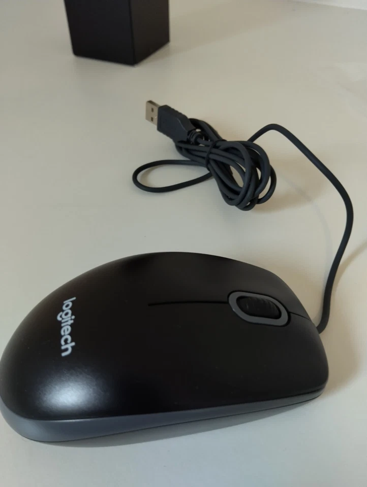Logitech USB Wired Mouse 1000 DPI Optical Tracking PC/Mac - Black New - Image 4 of 4