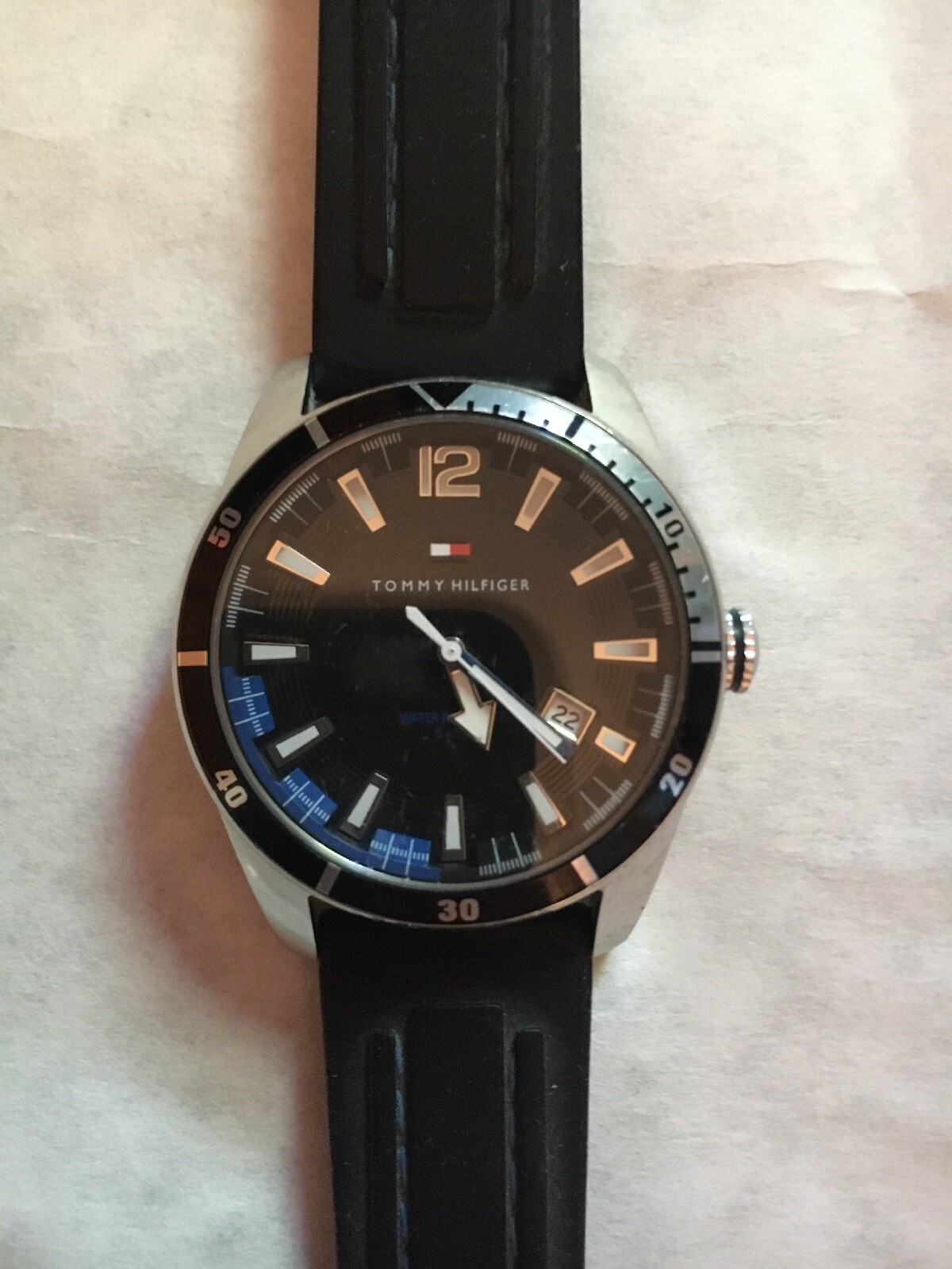 tommy hilfiger johnson trifold wallet