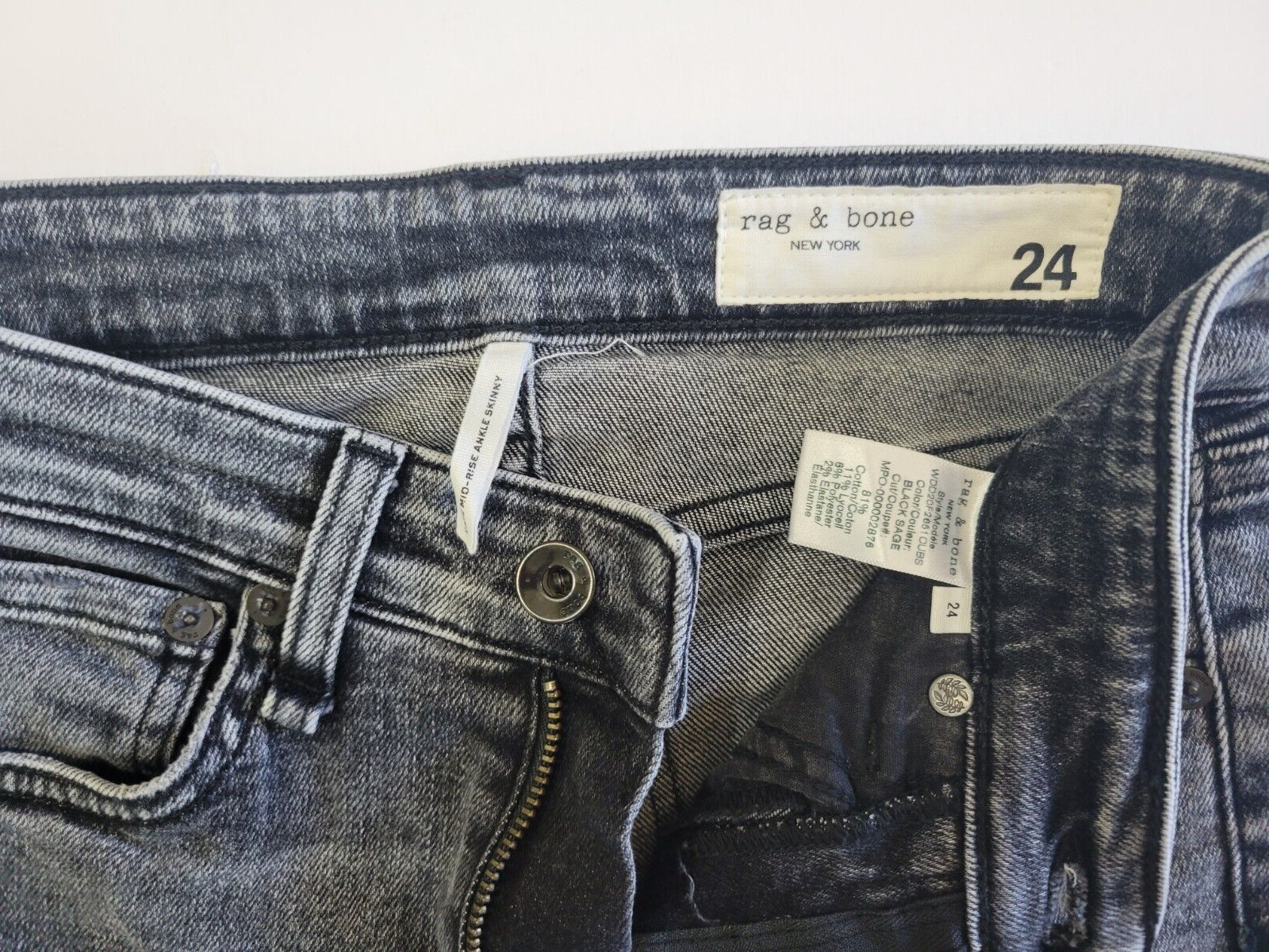 Rag & Bone Cate Mid Rise Skinny Ankle Raw Hem Jean in Black Sage, Grey - Size 24