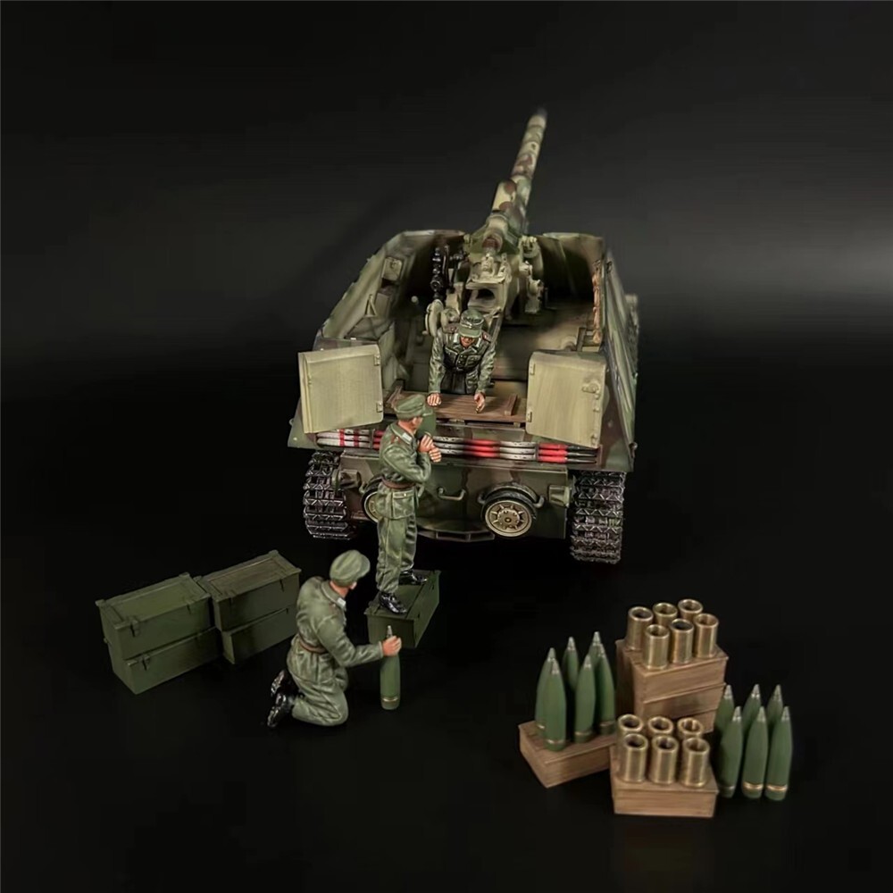 Hummel German late production 15cm self-propelled gun – Witness and Memory- A Memoir and Models