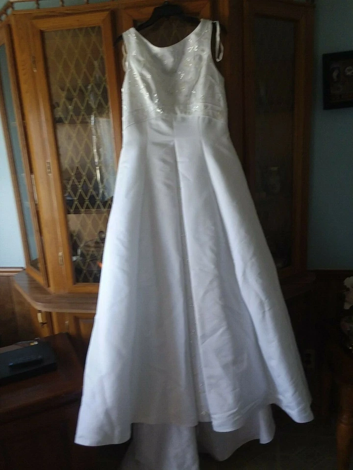 vestido de novia oleg cassini Foto 2 de 4