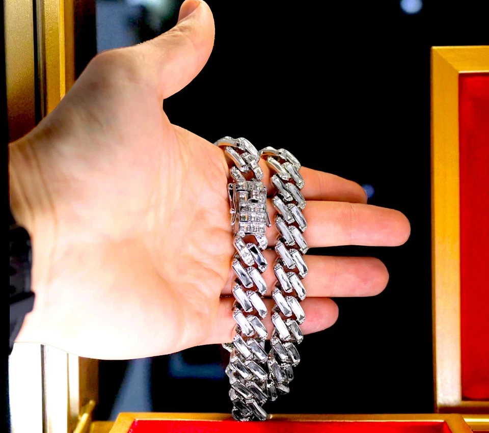 Cadena de eslabones cubanos baguette helada de 16 mm | Collar de bordillo cuadrado plateado de circonita cúbica Foto 2 de 3