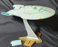 Star Trek-VOYAGER-Starship- "U.S.S Voyager NCC-74656" Playmates-1996