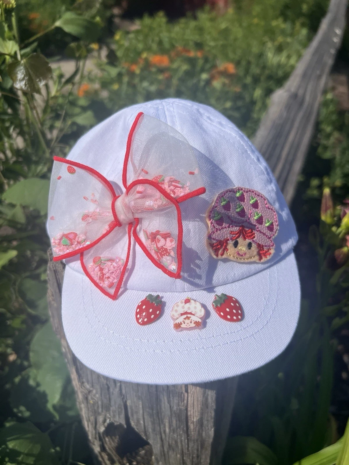 Girls Youth White Strawberry Shortcake Junk Hat with Shaker Bow and Patches