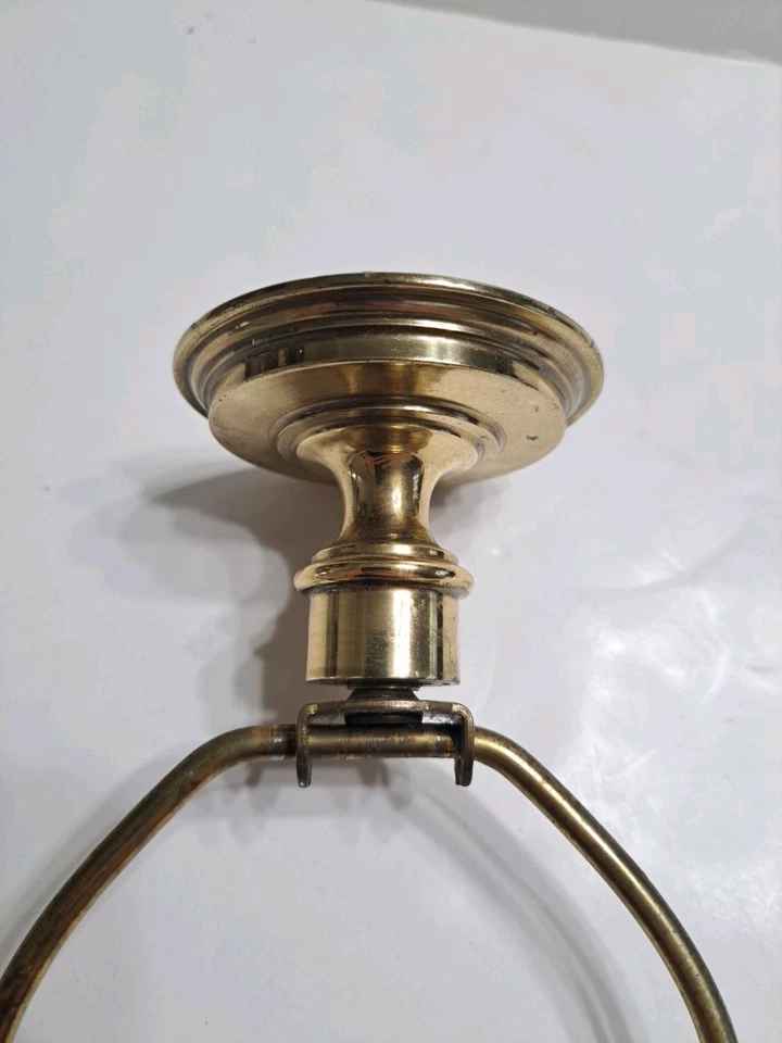 ARPA LÁMPARA TONO DORADO VINTAGE CON REMATE Foto 4 de 4