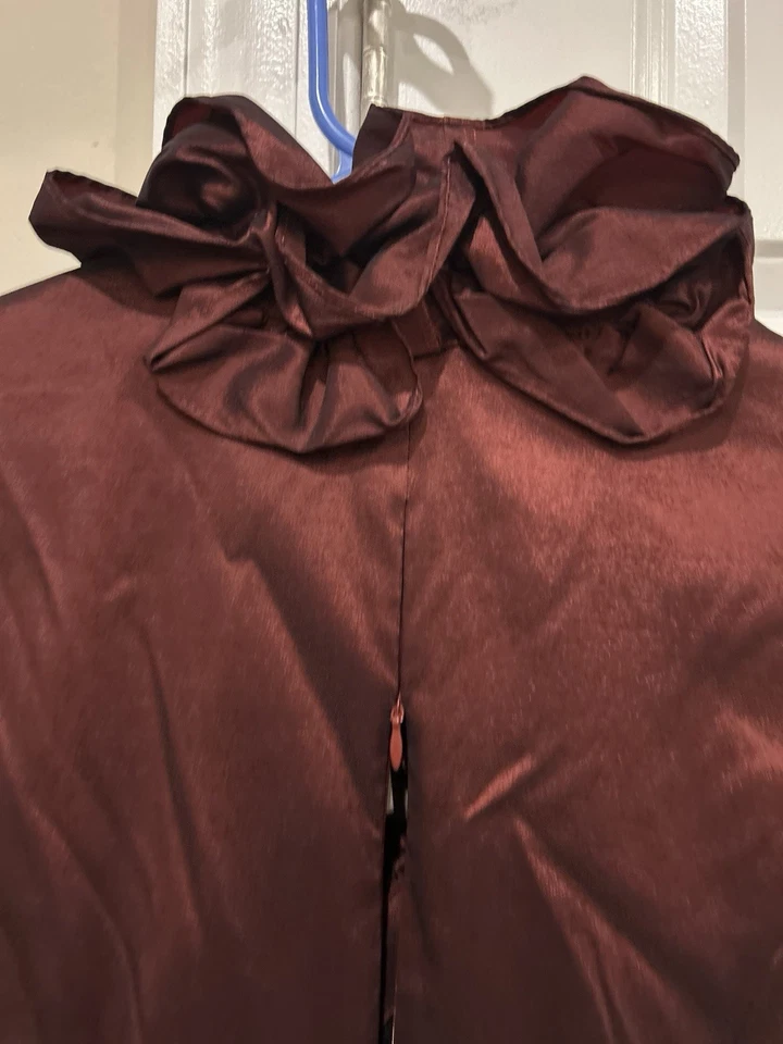 Elegante Top de Tafetán Borgoña Volantes Escote en V Manga 3/4 Cremallera Invisible Nuevo con Etiquetas Foto 2 de 4