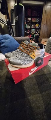 Nike Air Presto SE QS  Safari  Brand New Deadstock Size S AKA 9-10 US