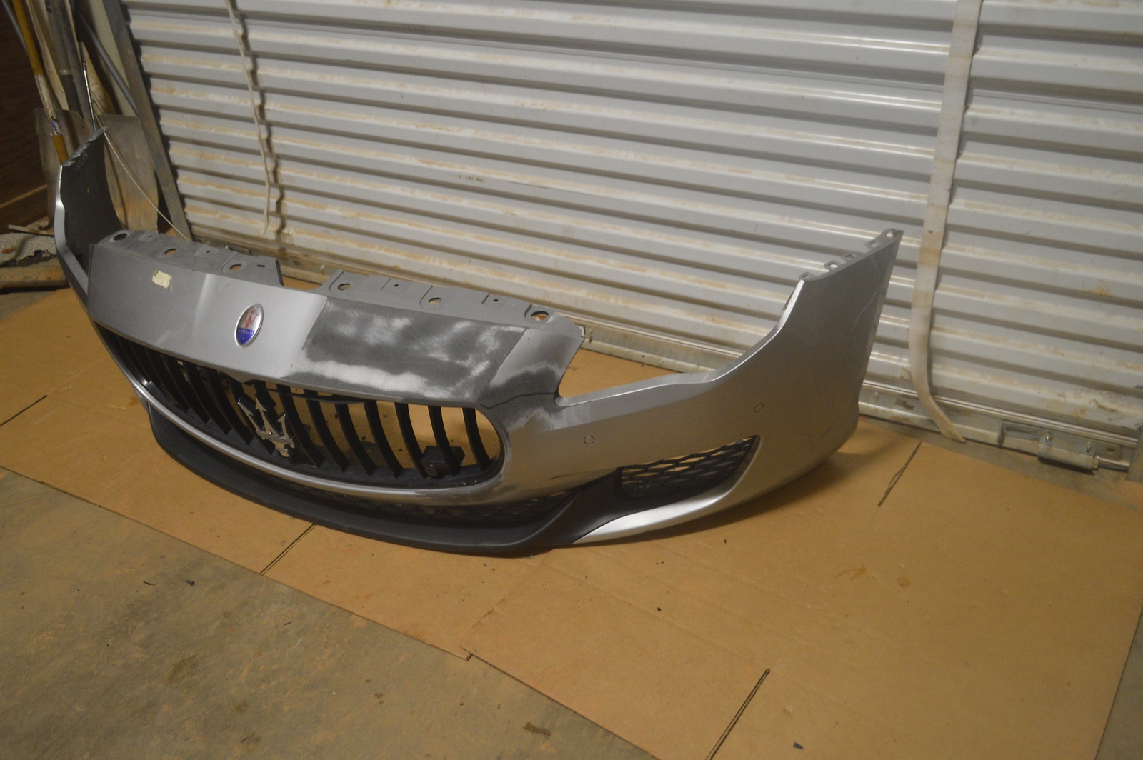 2014-2017 MASERATI QUATTROPORTE FRONT BUMPER COVER W/ GRILL & PDC SENSORS OEM