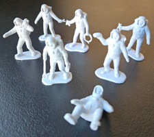 ASTRONAUT, COSMONAUT SILVER TOY FIGURE LOT. 7 PC.