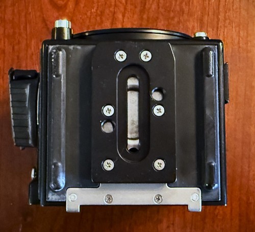Hasselblad 203FE Medium Format Film Camera Black Body w/ PM45 and E12 back - Picture 10 of 16