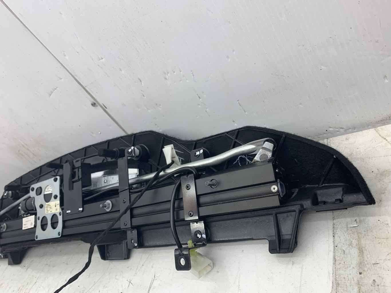2014-2019 MASERATI QUATTROPORTE M156 REAR SUNSHADE W/ 3RD BRAKE LIGHT 670013815