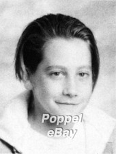 JAKE GYLLENHAAL MAGGIE GYLLENHAAL JESSICA CAPSHAW High School Yearbook NR MINT