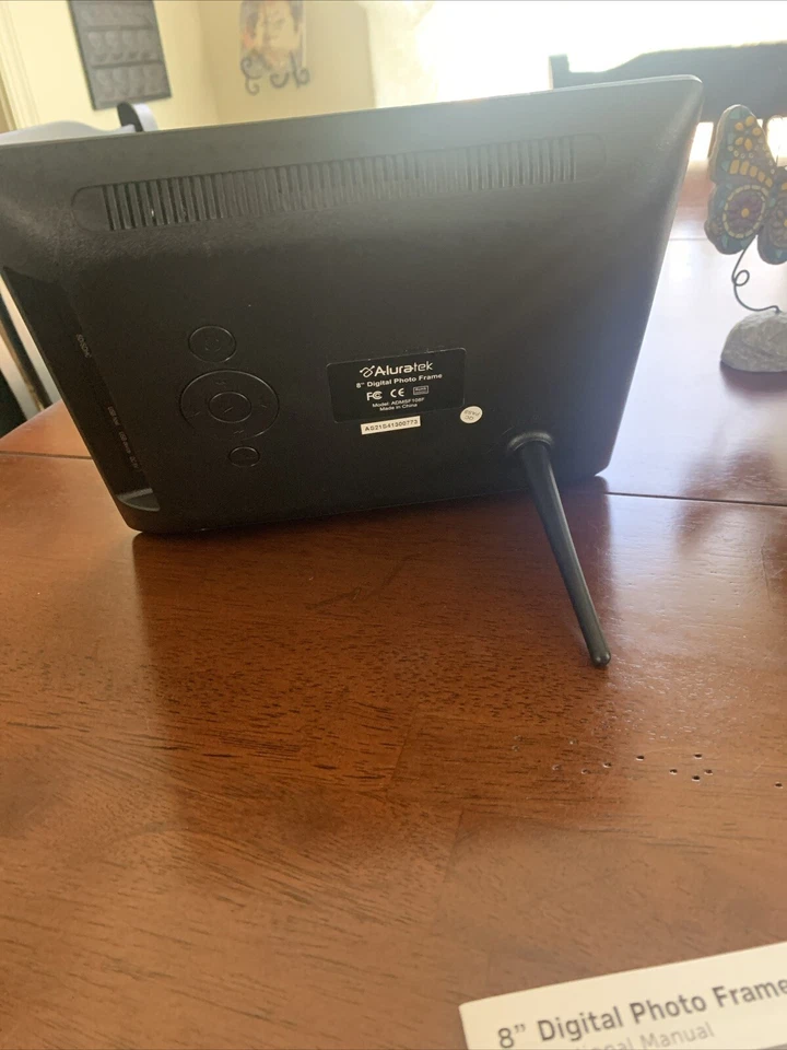 Aluratek ADMPF108F Digital 8" Photo Frame with motion sensor - Image 3 of 3