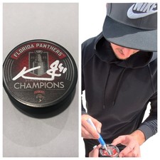 VITEK VANECEK SIGNED FLORIDA PANTHERS 2025 STANLEY CUP PUCK W/ CASE COA