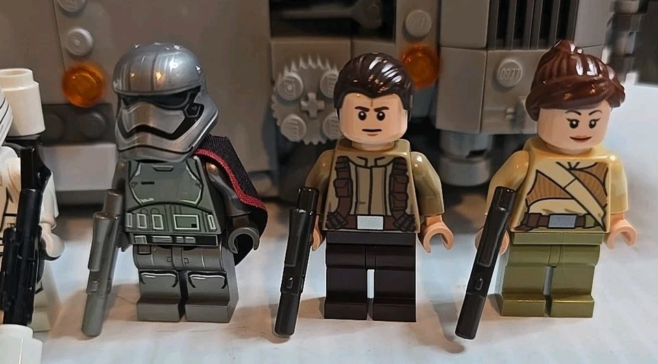 LEGO 75103 Star Wars First Order Transporter Complete W/ Instructions & Minifigs - Image 2 of 4