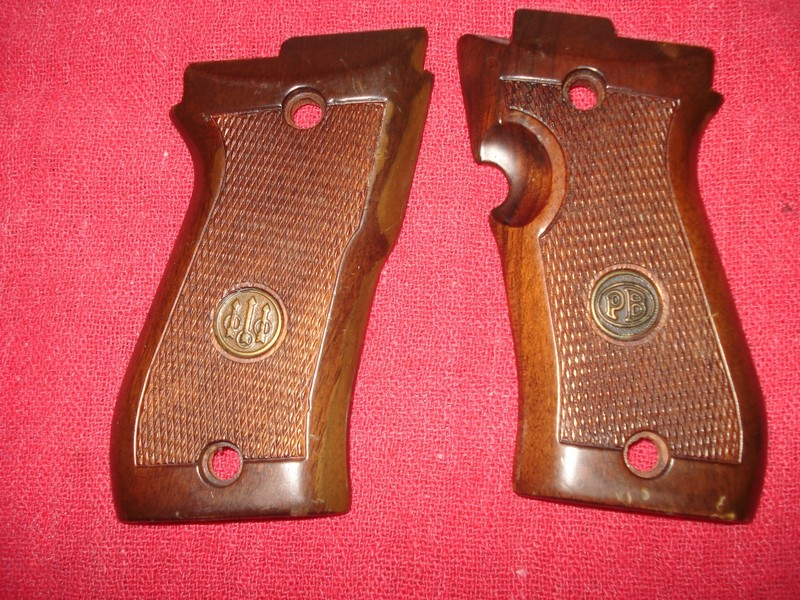 Beretta 85BB 80F 82FS 85F 85FS Wood Grain Grips Checkered w/ Medallion JG85FW