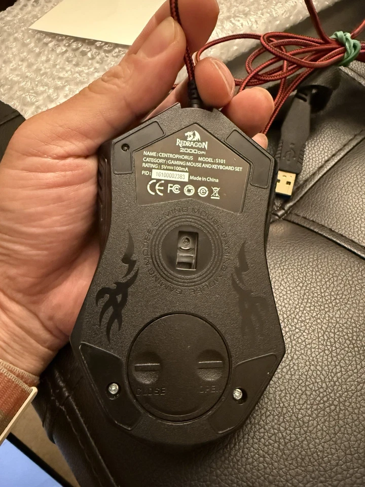 Redragon M601 CENTROPHORUS-3200 DPI Gaming Mouse for PC 6 Button Weight Tuning - Image 4 of 4