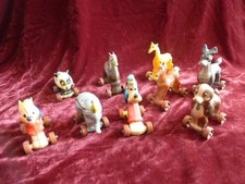 8 giocattoli vintage Disney plastica dura ruote in gomma Dumbo Pippo altro