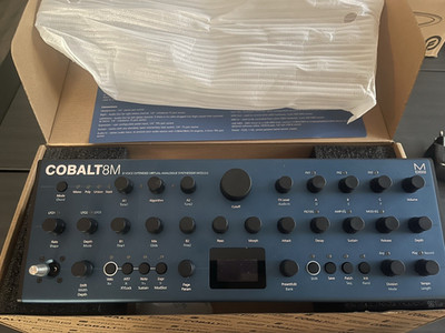 Modal Cobalt 8 M neuwertig in OVP mit Holzstand für 2 Modalgeräte Und Rackwinkel