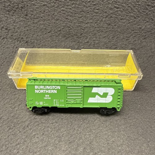 Carro de carga Atlas Burlington Northern 40' escala N puerta 189784 falta 1 acoplador Kadee | Condition: Used