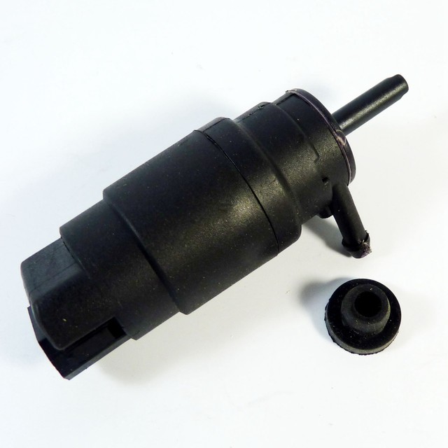 Windscreen Windshield Washer Pump For BMW M5 M6 Z3 E36 E34 E31 E24 E32