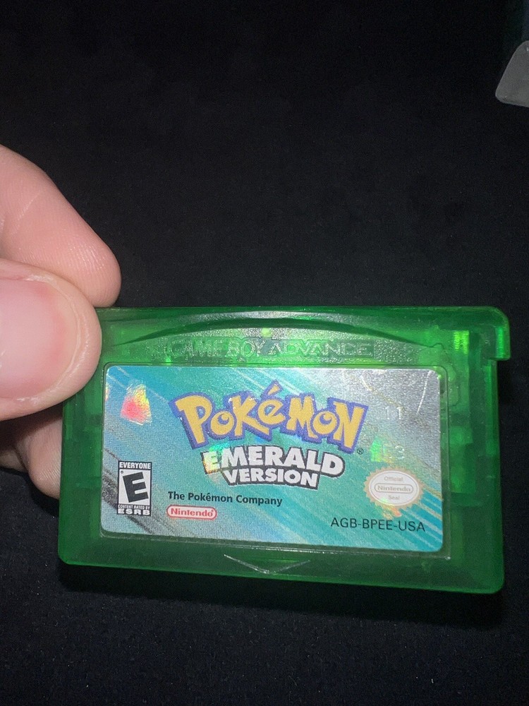 Pokemon Emerald Authentic, Dry-Battery, Game still Saves