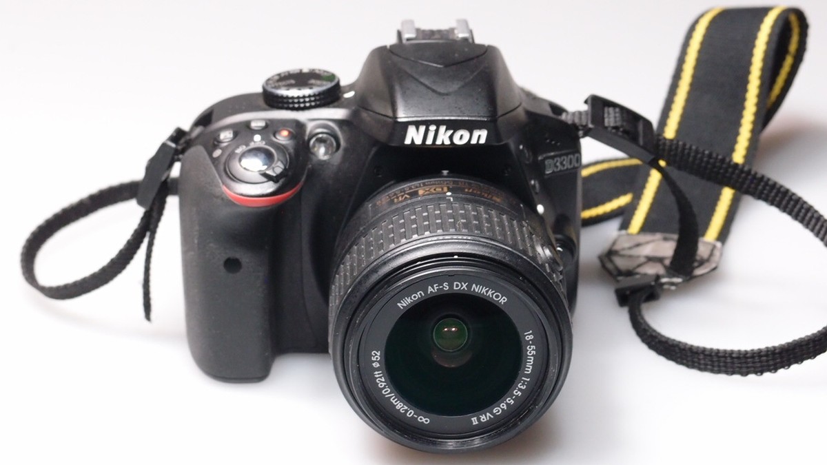 NIKON D3300 24.2MP DIGITAL CAMERA W/AF-S DX 18-55mm 1:3.5
