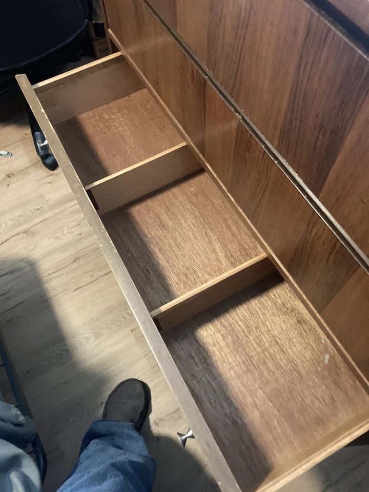 Cómoda Stanley Mid Century Foto 2 de 4