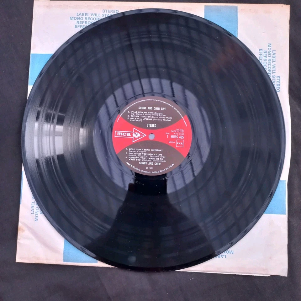 SONNY AND CHER- LIVE- VINYL LP 1971 US PRESS  NEAR MINT VINYL CONDITION  - Image 4 of 4