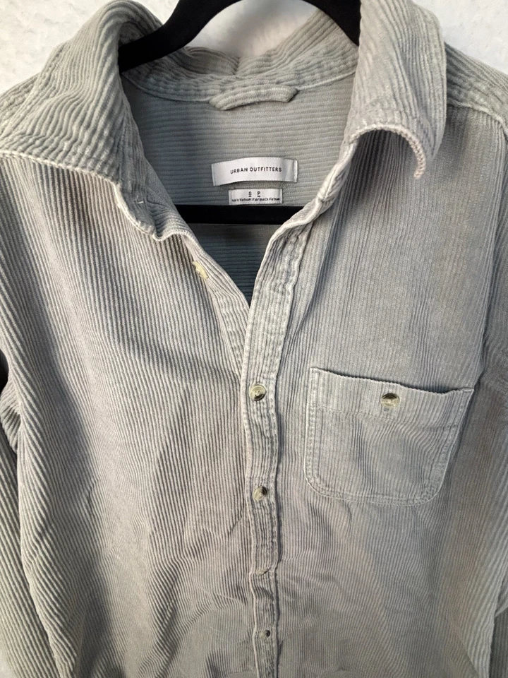 URBAN OUTFITTERS Men's Gray Green Corduroy Regular-Fit Button-Up Shirt SZ Small - Image 2 of 4