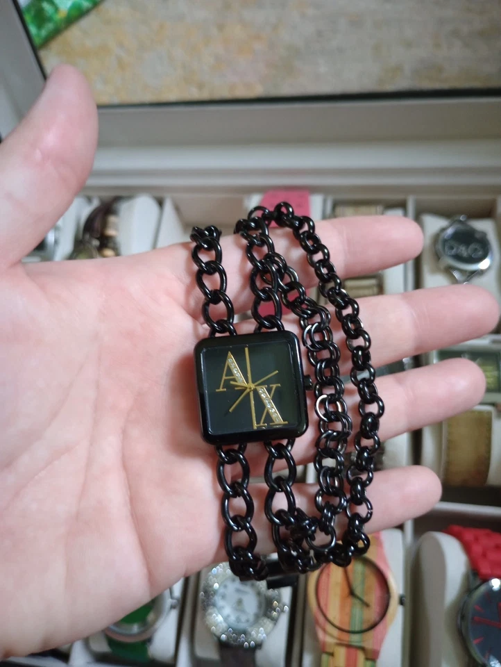 Relógio feminino Armani Exchange A|X pulseira preta corrente com tiras - Imagem 2 de 4