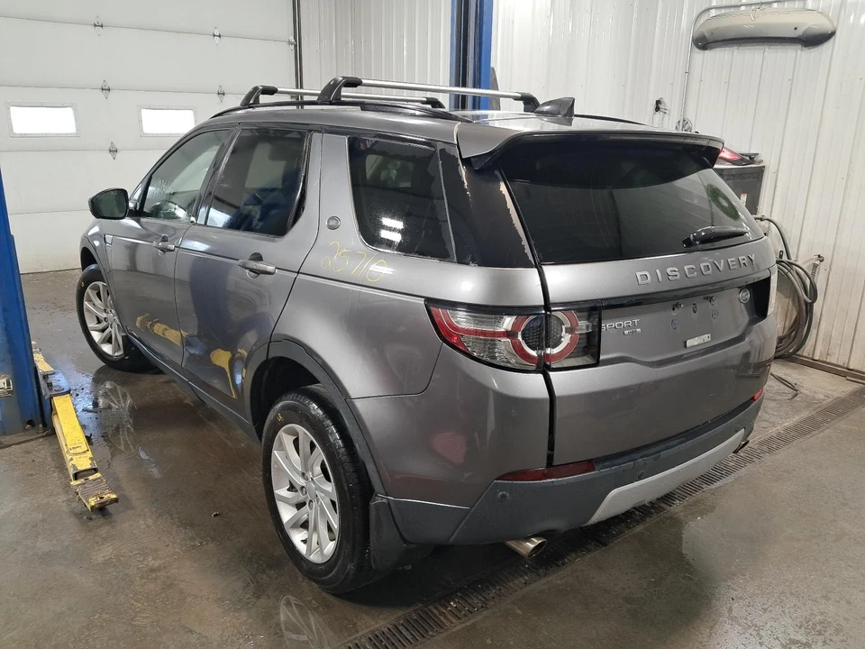 Used Front Left Door Interior Trim Panel fits: 2017 Land rover Discovery sport Foto 4 de 4