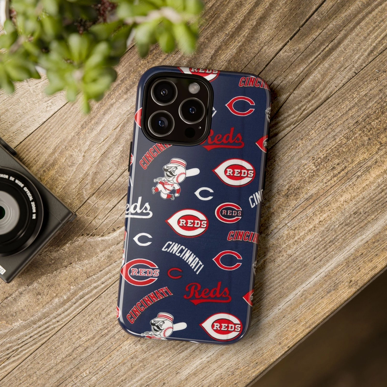 Cincinnati Reds Apple iPhone Cases