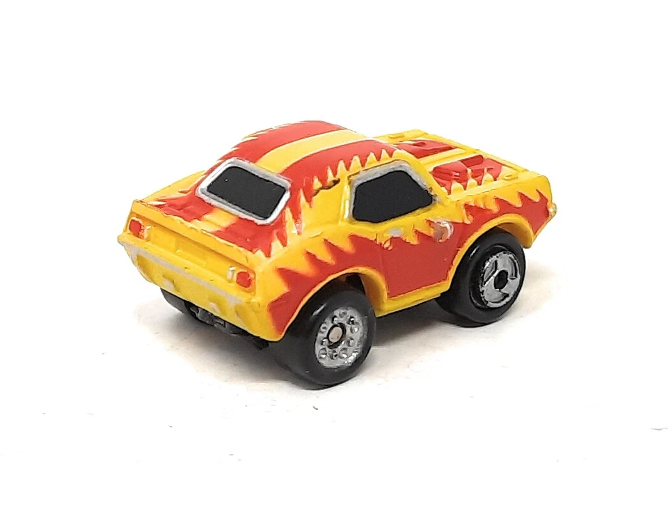 Micro Machines '71 Plymouth Barracuda yellow Galoob plastic 30 mm - Image 2 of 3