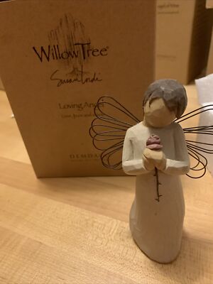 Willow Tree - Loving Angel Holding Rose- Demdaco Susan Lordi 2002 - In Box