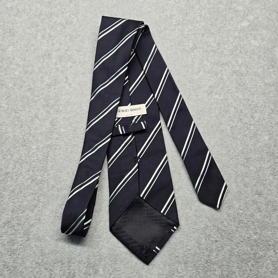 Gravata Giorgio Armani masculina tamanho único listrada azul 100% seda feita na Itália clássica - Imagem 3 de 4