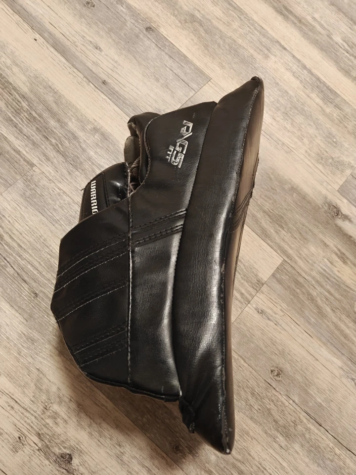 Warrior Ritual G5 Regular. Size Int..Right Goalie Glove - Image 2 of 4