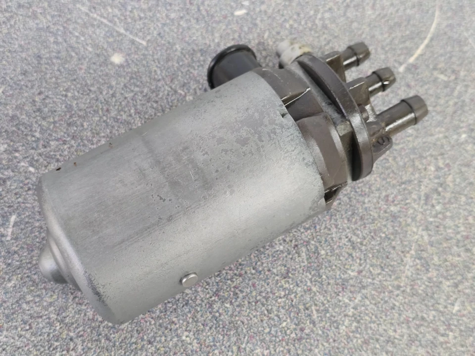 NICE USED ORIGINAL BOSCH PORSCHE 911T 914-6 FUEL PUMP 0580960007 69-73 #3 - Image 2 of 4