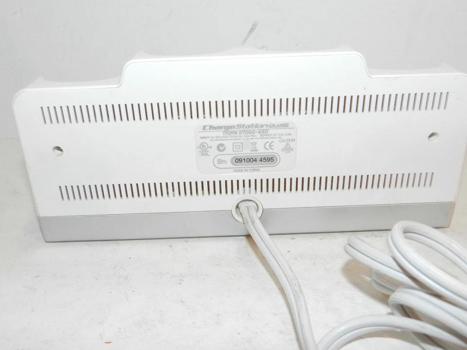 Wii Nyko Controller Charge Station Quad 87060-A50 White Dock 4 Controller - Image 2 of 2