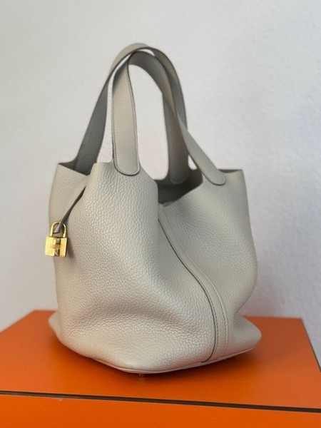 Hermès Picotin Lock 22 Beton Clemence Leather | Full Set | Excellent