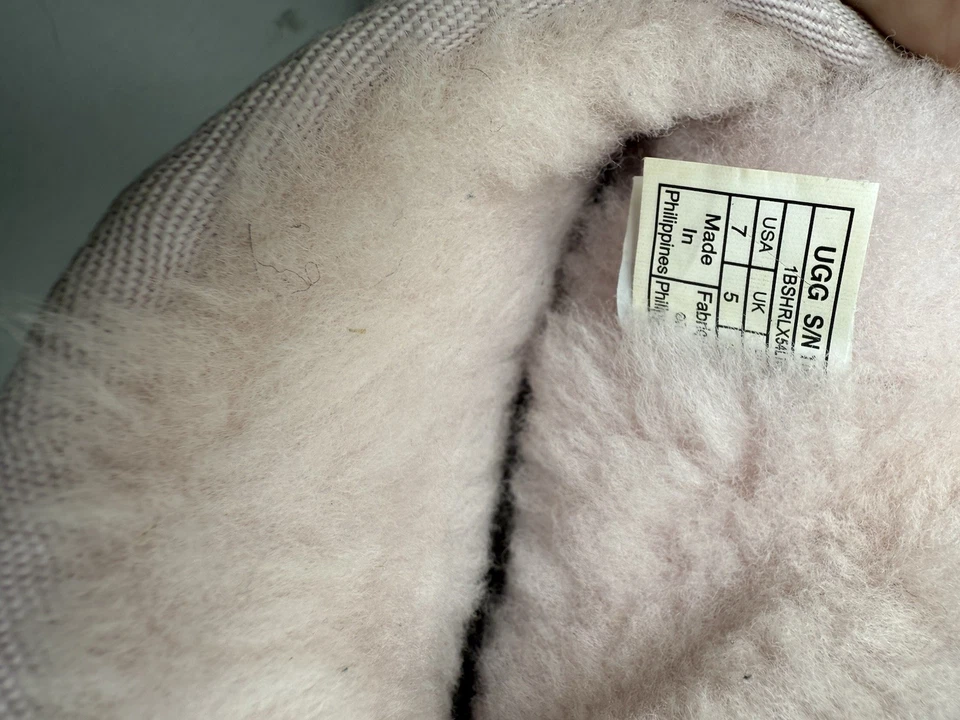 Ugg Women Light Pink Mini Boots New No Flaws Excellent Condition Sz 7 So Cool - Image 4 of 4