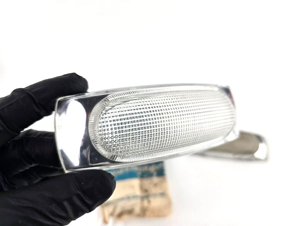 Cubierta de luz interior cromada Mercedes Benz W110 W120 Ponton 180A 219 220b NOS Foto 2 de 4