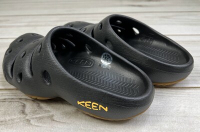 New KEEN Women's Black Yogui Arts Slip-on Sandals Size 5 Japanese